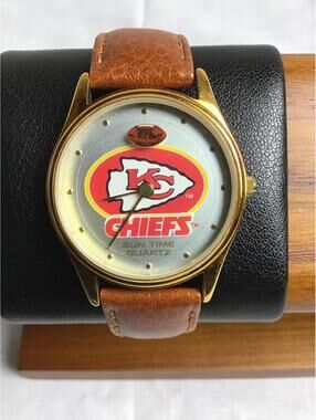 Kansas City Chiefs Vintage Quartz Watch with Brown Leather